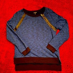 Express Zippered Top. Blue with Black Trim. Size Small.